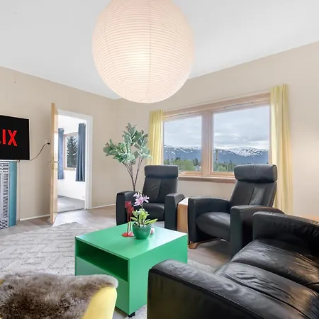 Groups & Family I Fairytale House I Free Parking Tromsø